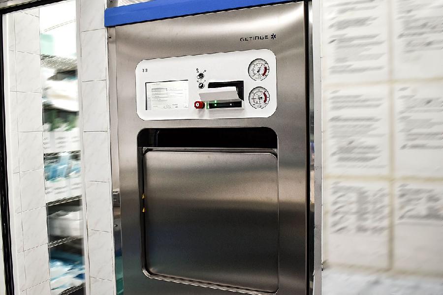 Nakon skoro dvadeset godina: U Kliničkom centru instalirani novi sterilizarori