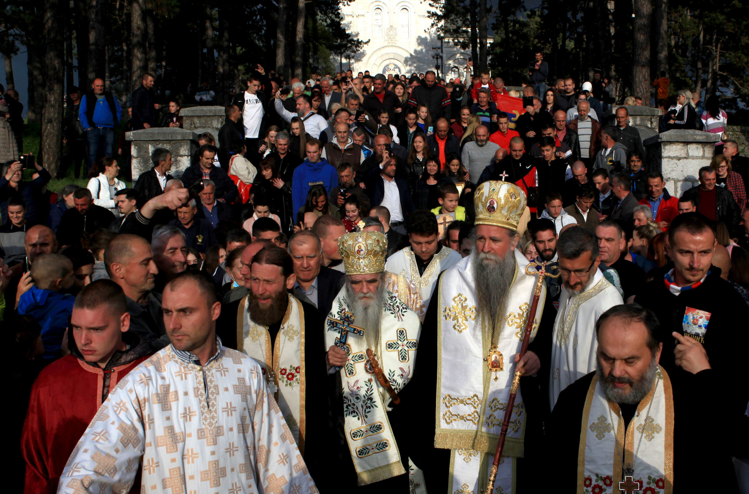 Mitropolit Joanikije: Spontano se okupilo 20.000 ljudi da proslavi sv. Vasilija 2020. godine, nije bilo drugog načina da doprinesemo mirnom razilaženju osim molitvenog hoda