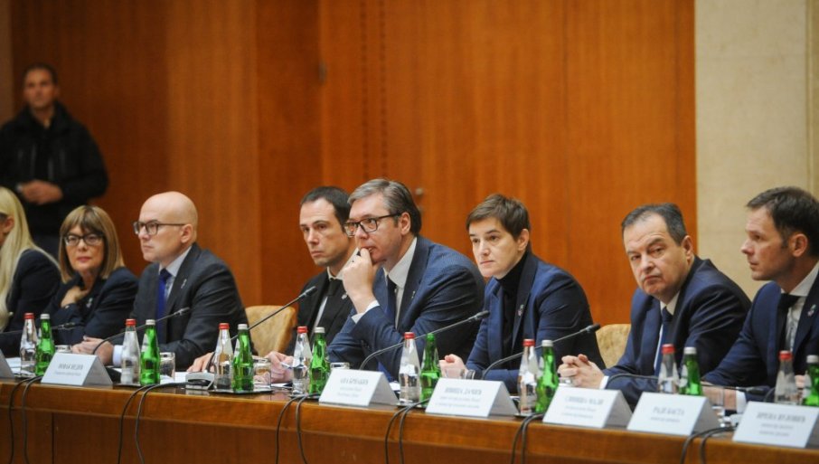 Predsjednik Vučić se oglasio nakon sjednice Vlade Srbije: Ne odustajemo od odgovorne politike mira i stabilnosti