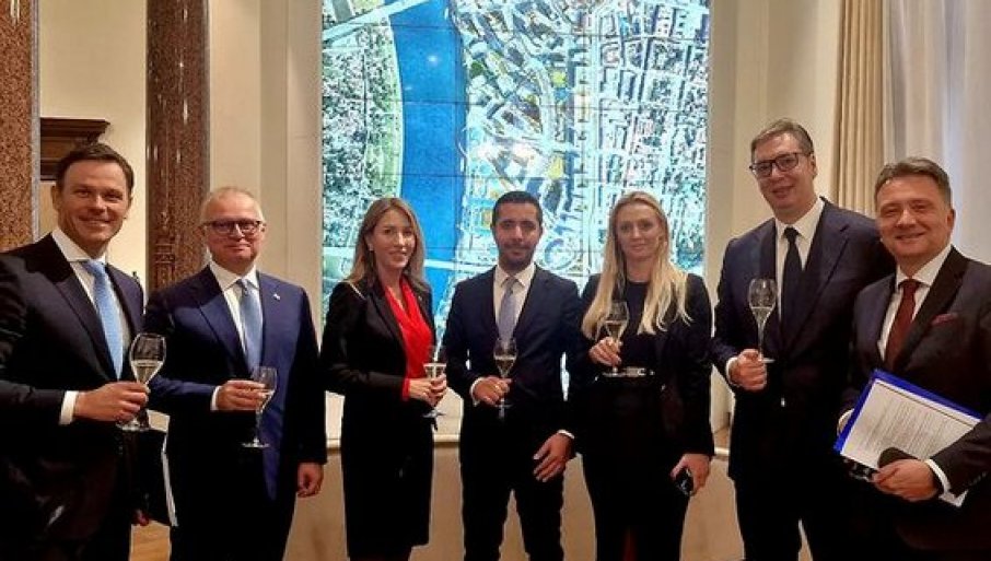 Vučić objavio sliku sa ministrima: „Kratak predah pred važan sstanak“