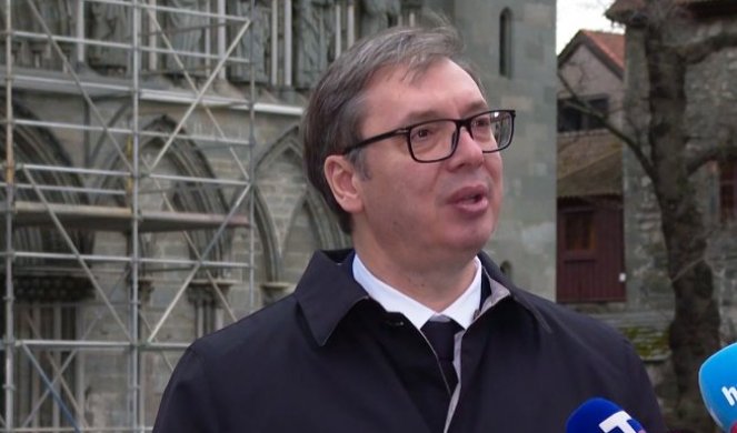 Vučić: Norveška prave litijumske baterije, Makron otvara rudnik, a mi smo zabili glavu kao noj u pijesak!