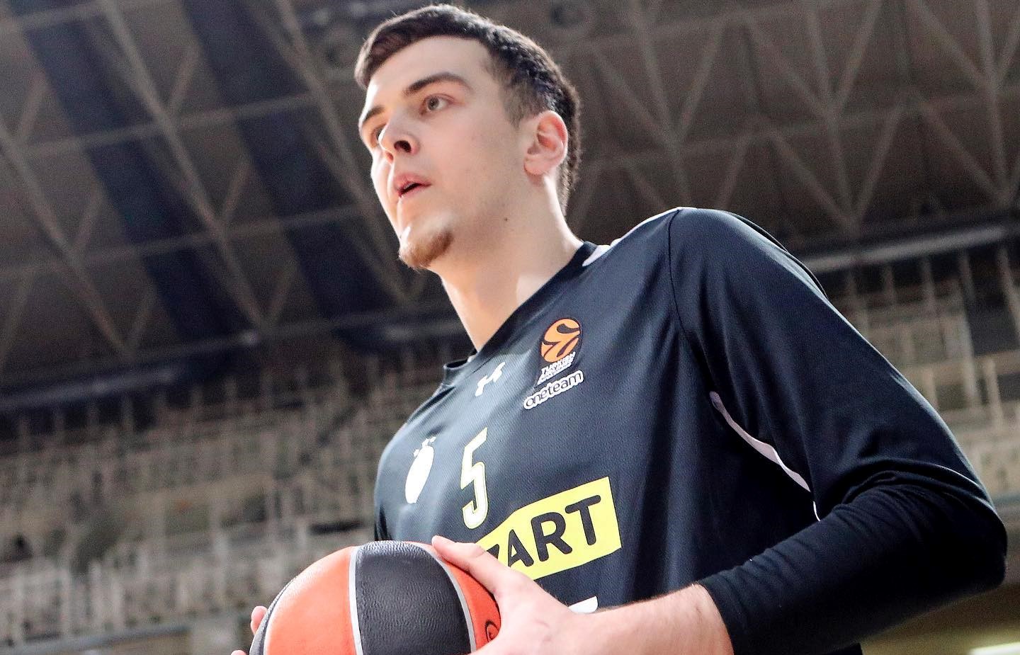Lesor jedini centar Partizana: Koprivica slomio šaku na meču sa Panatinaikosom