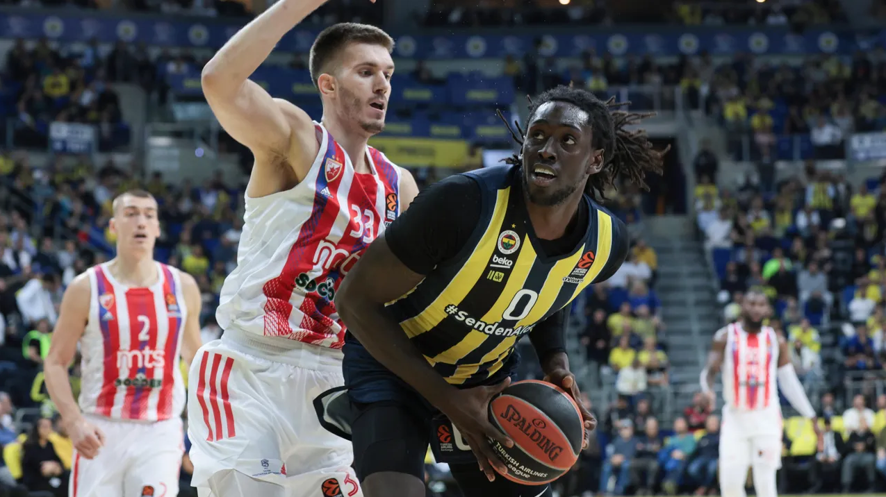 Zvezda pala pod naletom Fenerovih trojki