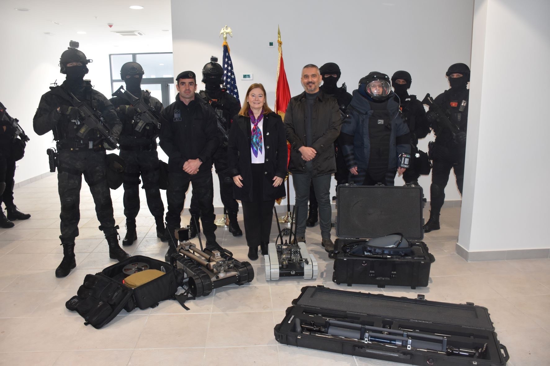 Ambasada SAD donirala višemilionsku opremu Upravi policije!