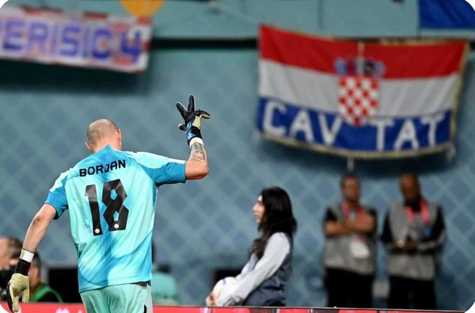 Skandalozne provokacije u Kataru: Hrvati provocirali Borjana „traktorima“ on im odgovorio sa tri prsta