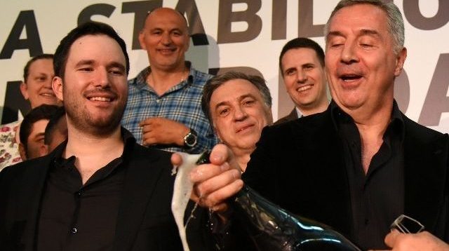 ČEKAJUĆI GOGOLJA