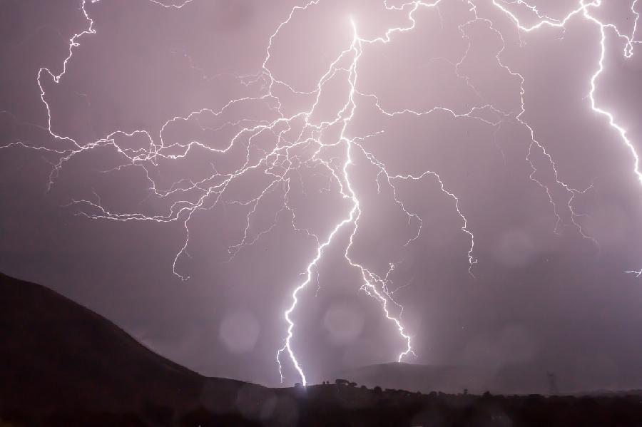 Zbog ciklona “Fobos” vanredno meteorološko upozorenje Zavoda: Očekujte obilne kiše, jak južni vjetar