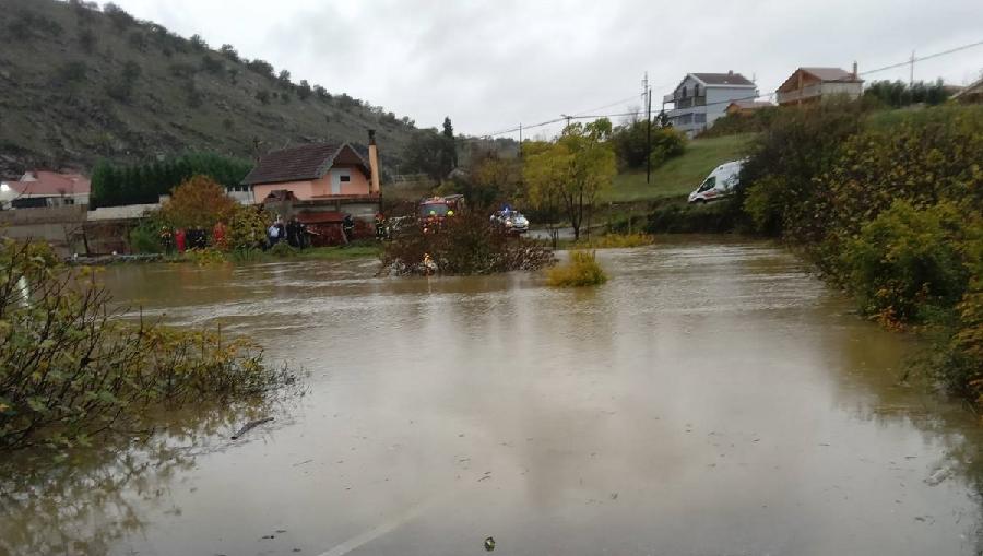 Teška nesreća kod Rogama: Auto sletio u rijeku, pronađena tijela tri osobe!