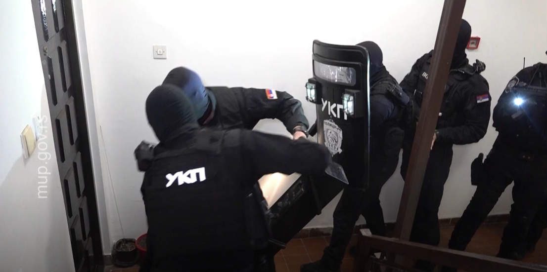 U jučerašnjoj akciji u Srbiji pala i dva policajca i predsjednik Bokserskog kluba Crvena Zvezda: Policijaci odavali informacije „Vračarcima“, Miketić bio dio Kekine grupe!