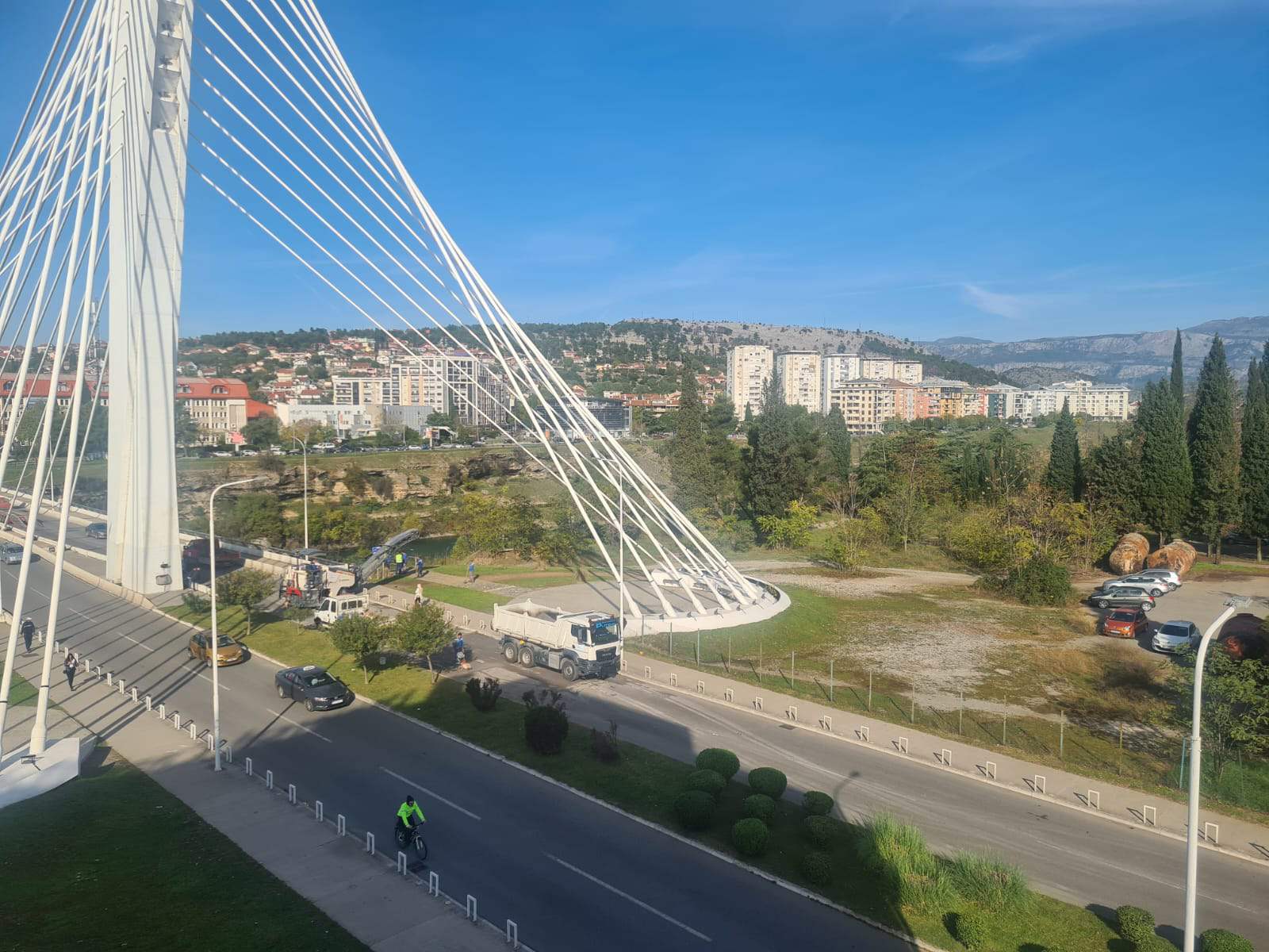 U toku sanacija: Zatvoren saobraćaj preko mosta Milenijum (FOTO)