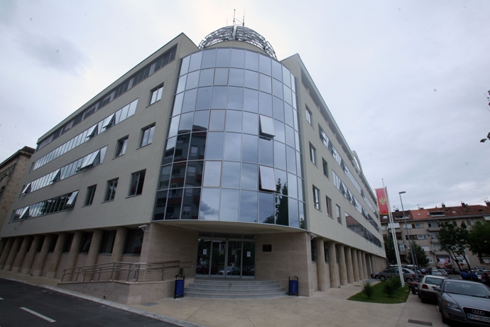 UP: Neeksplodirana bomba pronađena u dvorištu kuće Spasojevića, bačena 30. novembra