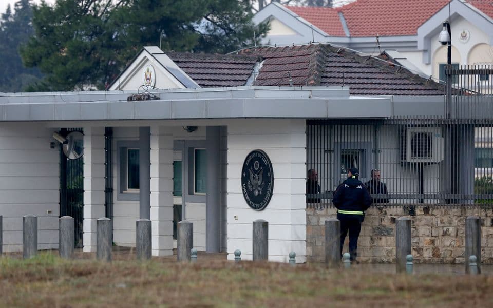 Ambasada SAD poziva na hitan povratak razgovoru i pronalaženju mirnog rješenja