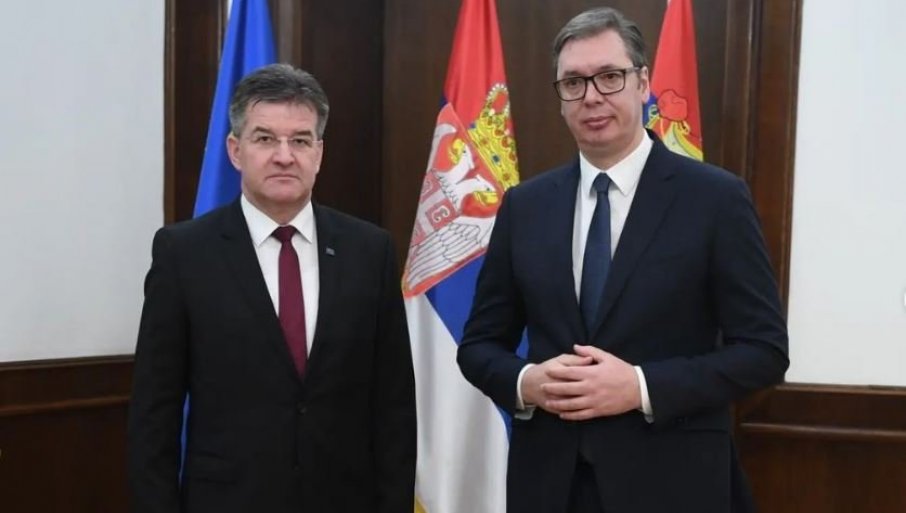 Lajčaku barikade „bodu oči“: Imali smo otvoren i iskren razgovor o rešenju koje bi smanjilo tenzije i omogućilo uklanjanje barikada!