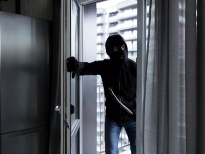 Djeca pokrala čak 17 radnji: Na meti im bili knjižare, agencije, igraonice, kafići, štandovi, butici, policija podnijela krivične prijave