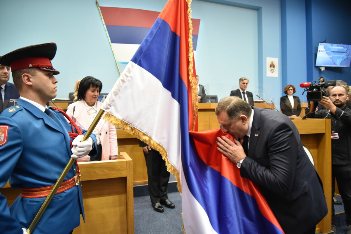 Dodik: Jedinstvena politika Srbije i RS odgovor na pritiske Zapada; Narod podržava ujedinjenje sa Srbijom