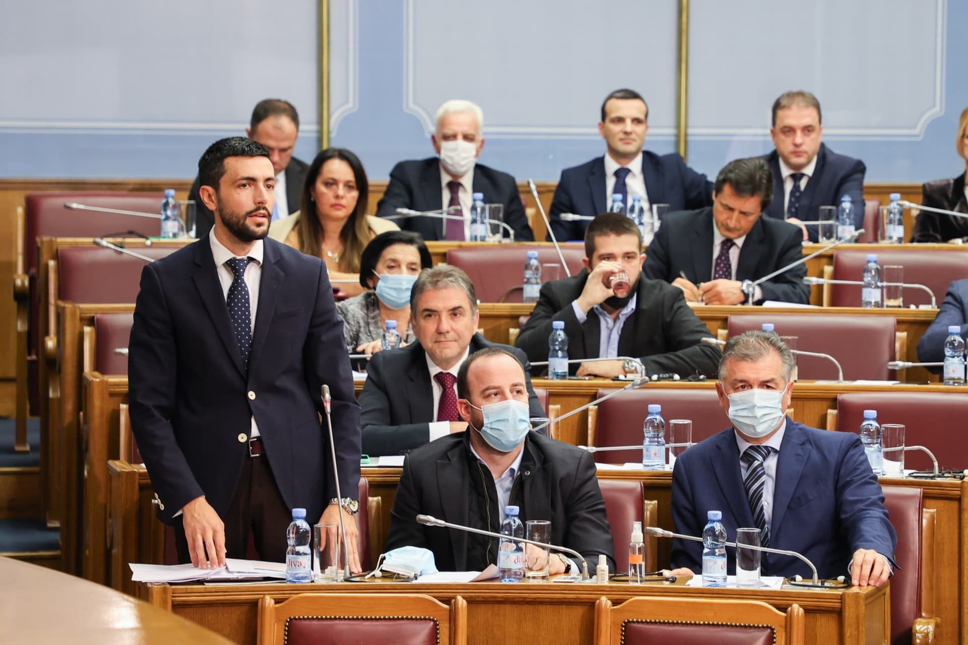 Odbrana i posljedni dani: DPS stražari i Milovi dvorani!