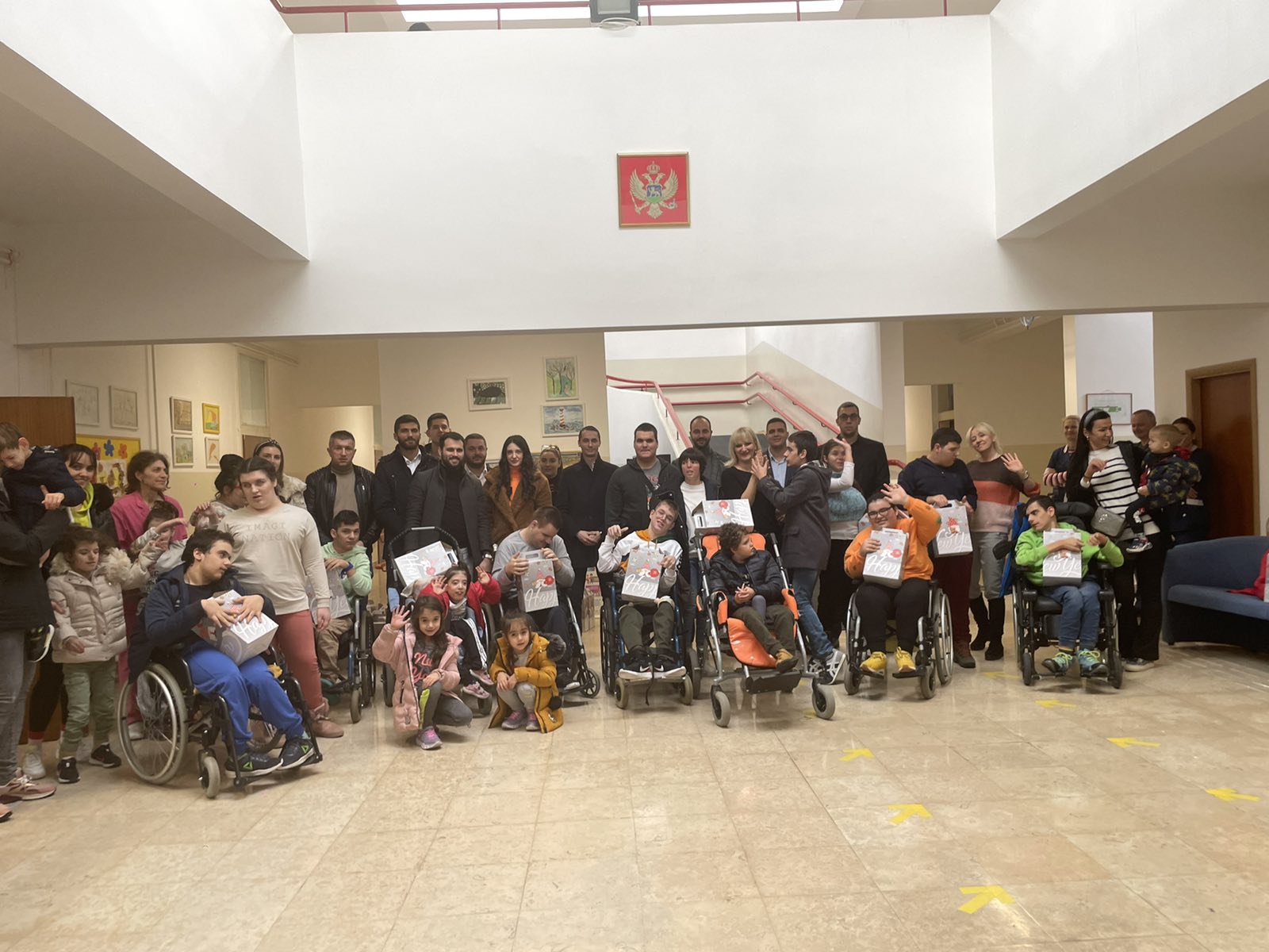 Koalicija „Za budućnost Podgorice“ obradovala mališane u Resursnom centru za djecu i mlade „Podgorica“