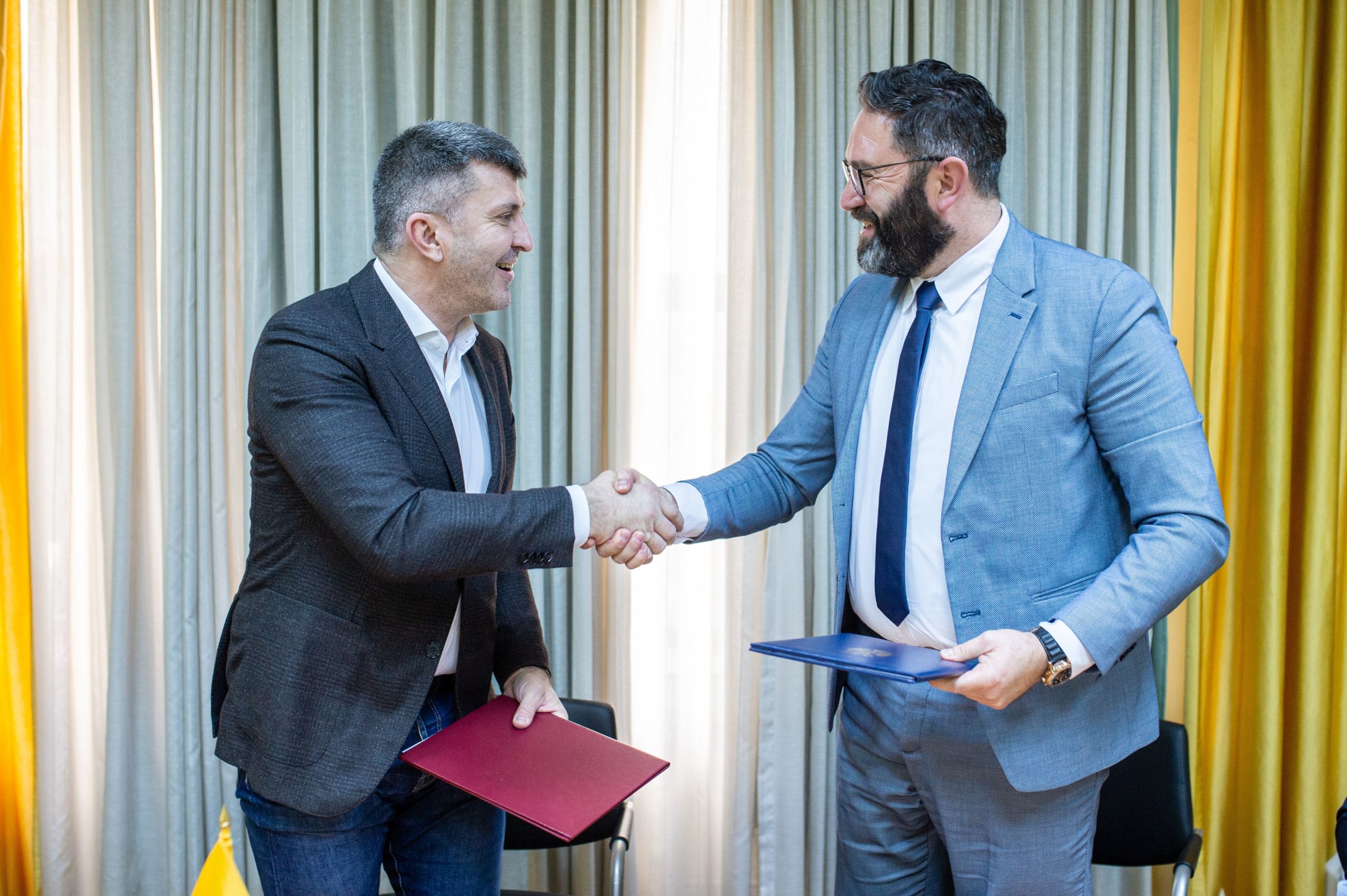 Pošte Crne Gore i “Pošta Srbije” potpisali protokol o poslovnoj saradnji!