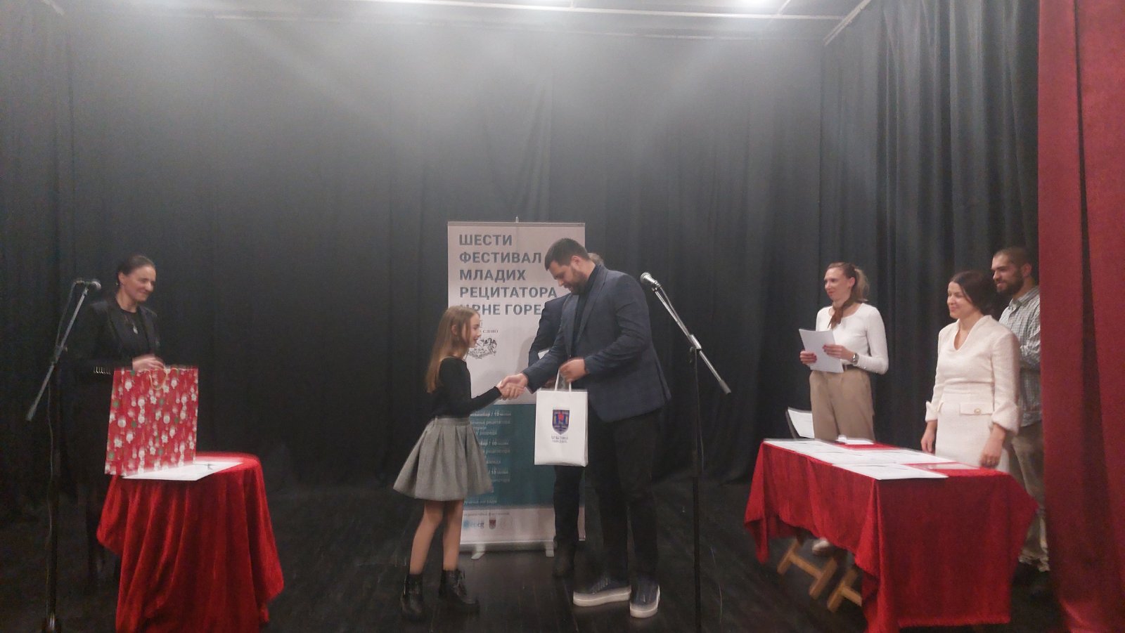 Kovačević uručio nagrade dobitnicima 6. Međunarodnog festivala mladih recitatora