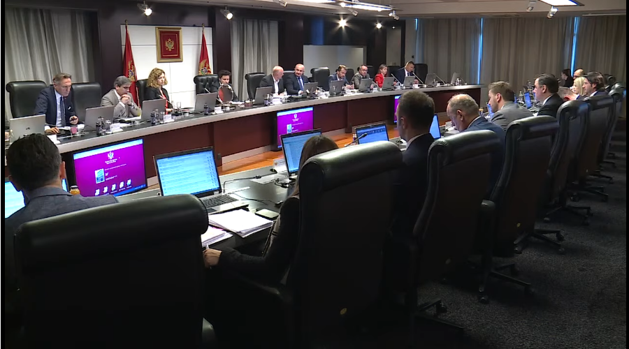 Abazović: Vlada bi sjutra mogla da izglasa Opšti kolektivni ugovor ako niko ne povuče potpis