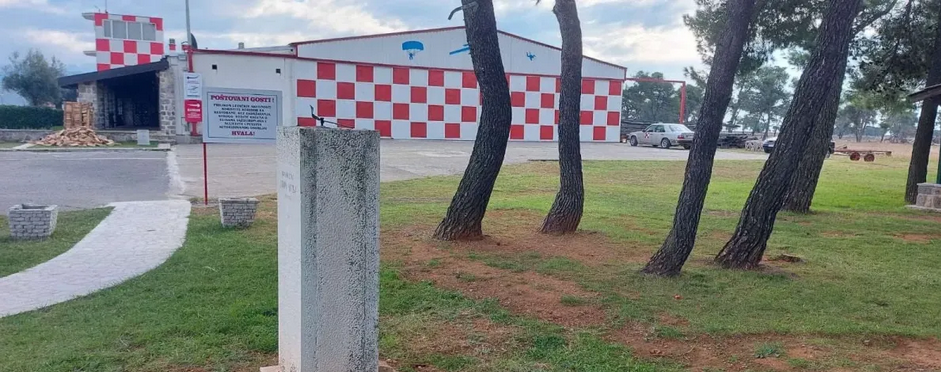 „Šahovnica“ na aero klubu postavljena bez dozvole ACV, Ministarstvo sporta ćuti