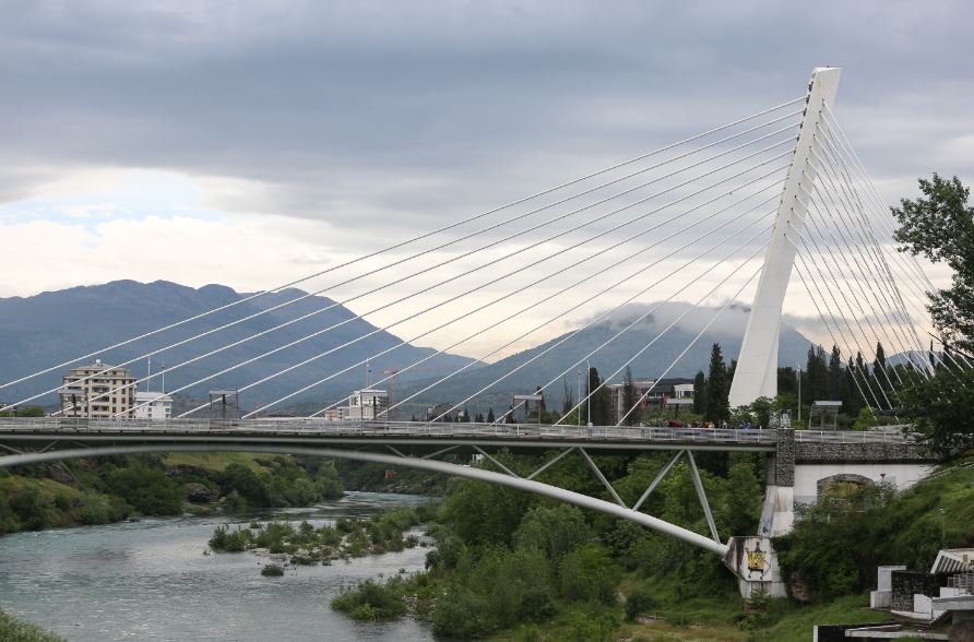 Danas promjenjljivo do potpuno oblačno