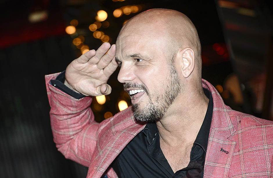 Škoro sve popularniji među Crnogorcima: Posle Jadranke i crnogorskih rukometašica i Boban Rajović zapjevao pjesmu „Sude mi“ posvećenu Gotovini!