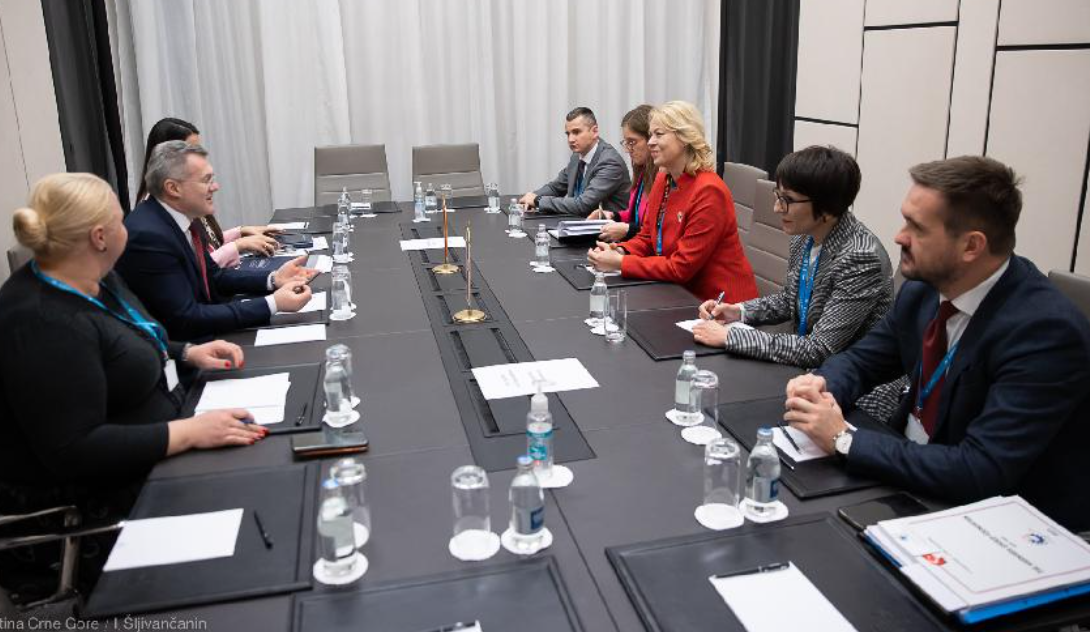Sastanak Đurović – Bečić: Crnogorsko-srpski odnosi treba da nastave da idu uzlaznom putanjom