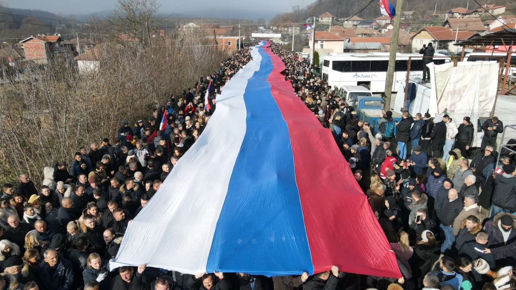 Završen skup u Rudarima: Srbi poručili da im niko ne može oduzeti Kosovo i Metohiju, jer je ono srce Srbije!