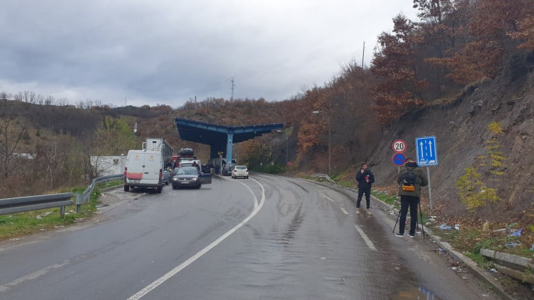 Tzv. kosovska policija blokirala administrativni prelaz Jarinje