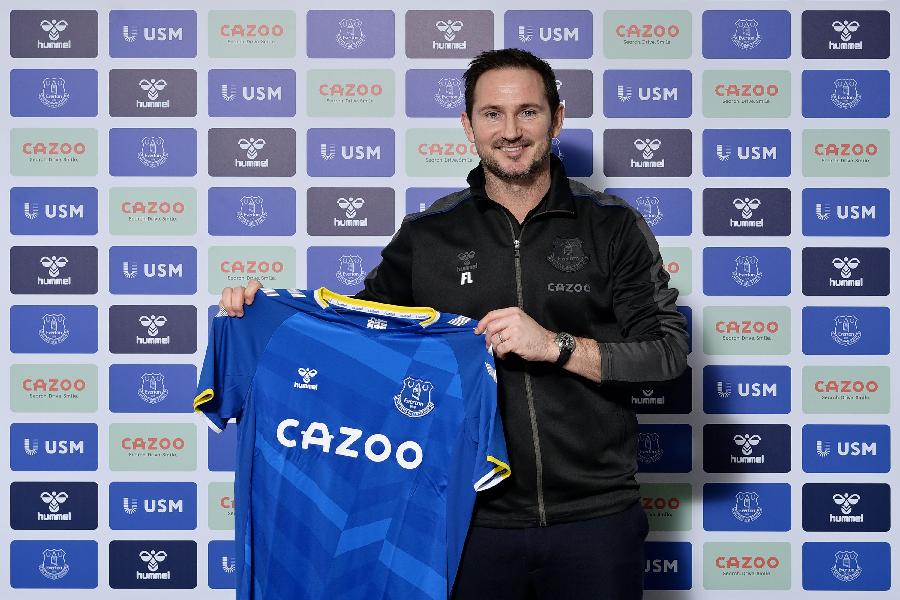 Lampardu se „drma“ klupa u Evertonu