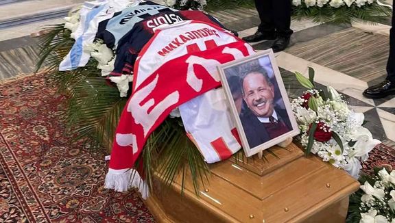 Suze, muk i ponos: Siniša Mihajlović ispraćen na vječni počinak