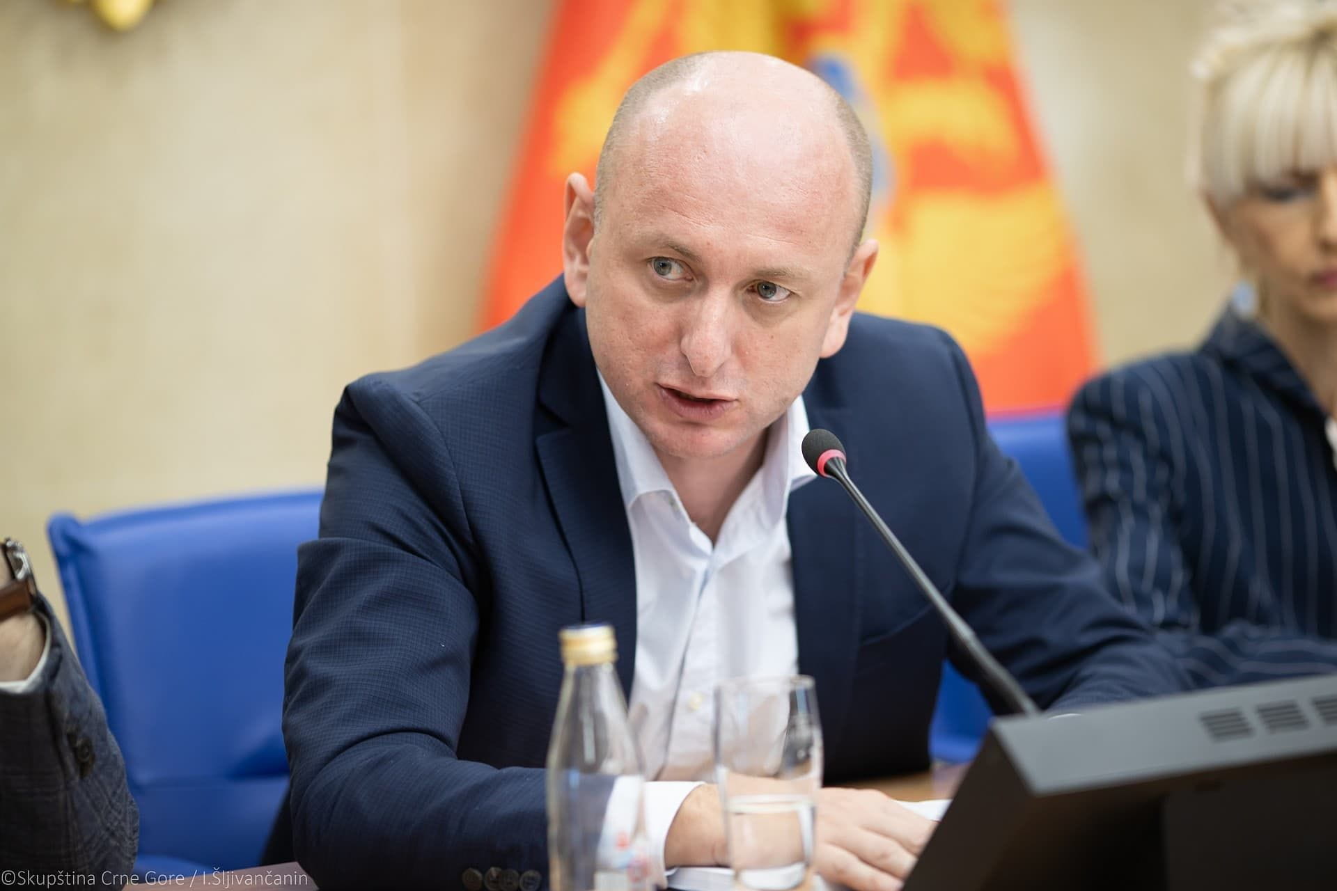 Knežević najavio: Đukanoviću danas ili sjutra upućujemo pismo sa potpisima podrške Lekiću, nova Vlada do 20. januara ili idemo na izbore