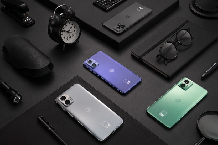 Motorola je posebnim poklonom svoj kompaktni telefon učinila još boljom kupovinom