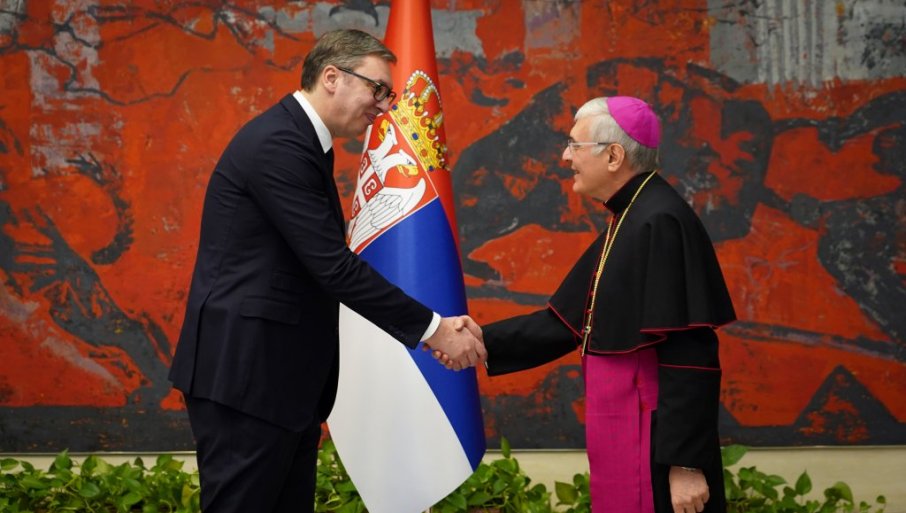 Vatikan i dalje ne priznaje tzv. Kosovo: Vučić primio akreditivna pisma koja prenose pozdrave pape Franje