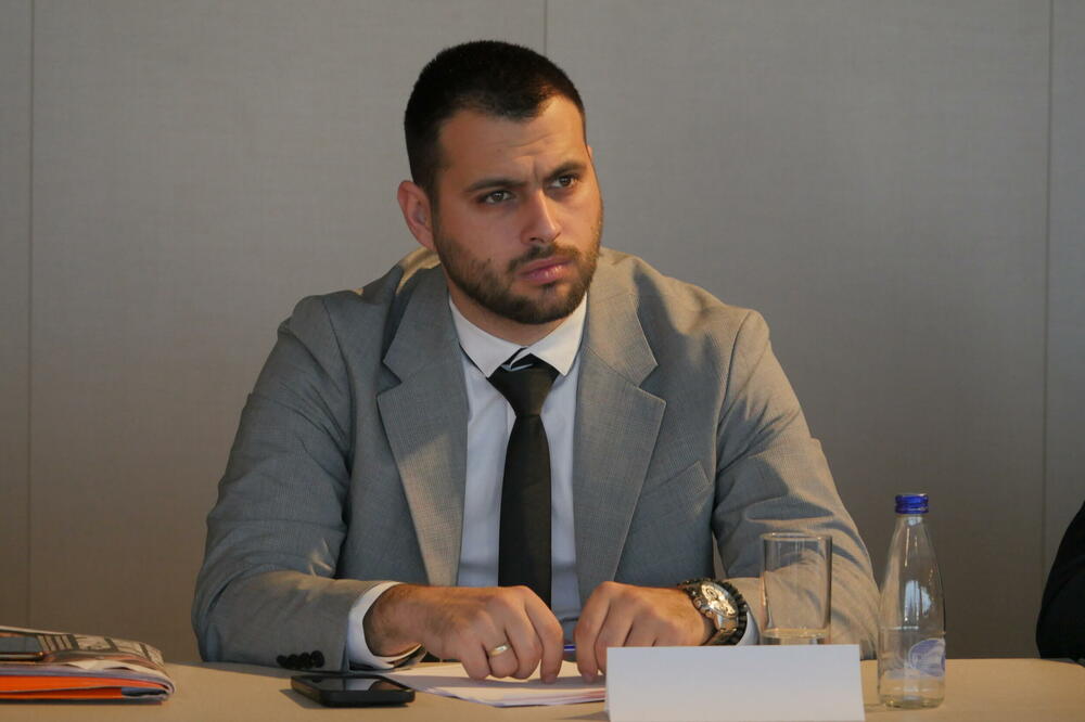 Vešović podnio ostavku, Mitrović novi odbornik