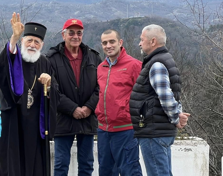 Miraš blokirao Cetinje da bi čuvao Milovu fotelju