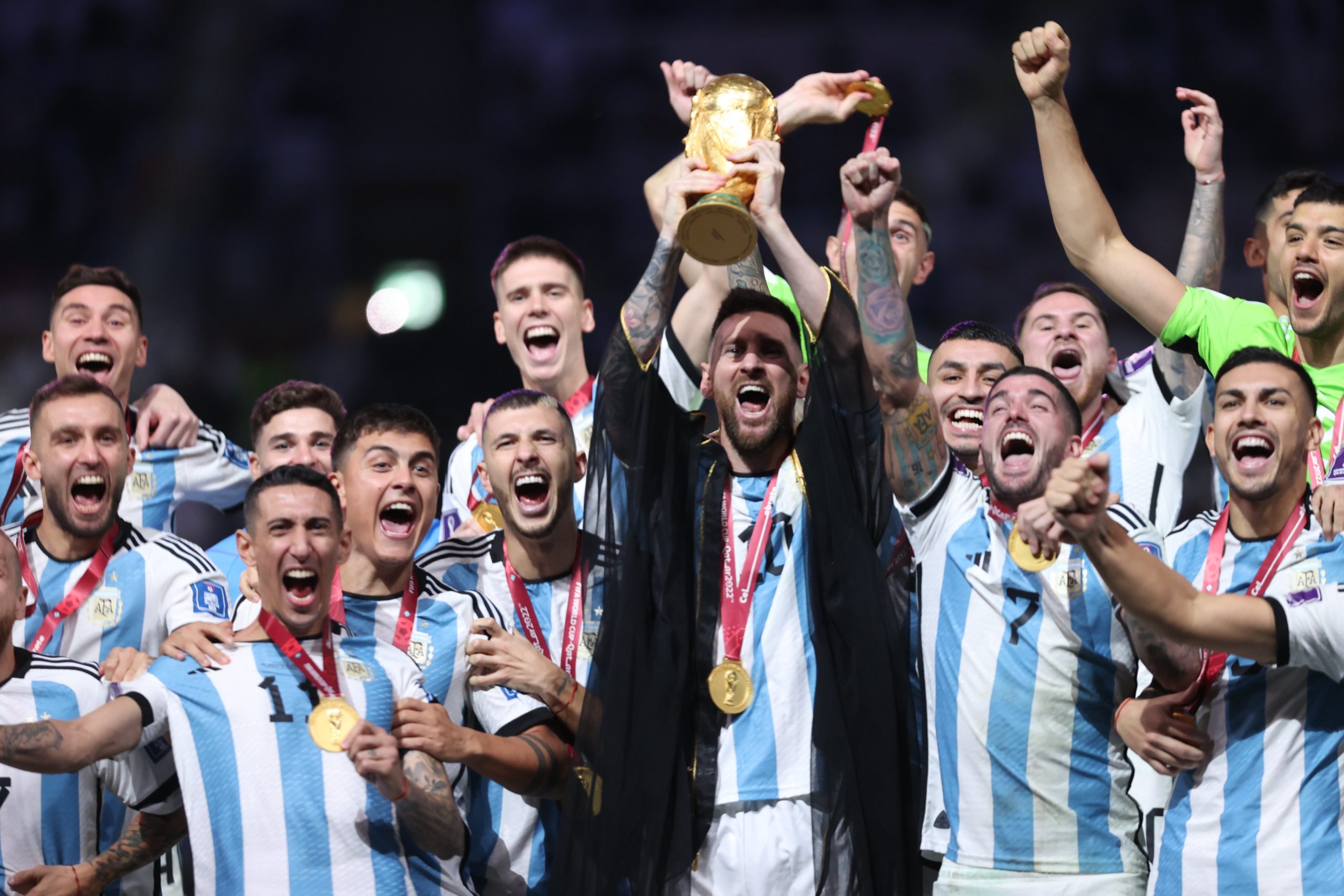 Argentina je na krovu svijeta: Mesi je fudbalski Bog, “gaučosi” slave titulu!