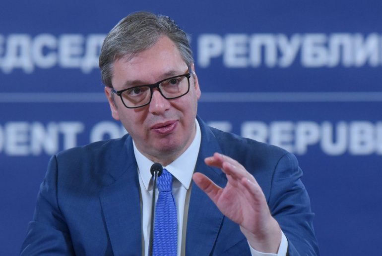Vučić večeras o razgovorima sa Lajčakom i Eskobarom