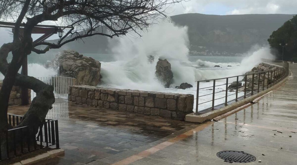 Herceg Novi: Zbog lošeg vremena danas nema potrage za nestalim dječakom