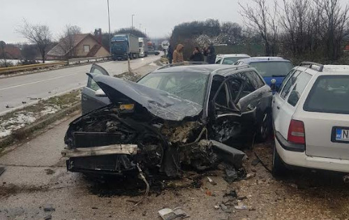 Saobraćajna nesreća na putu Podgorica-Nikšić: Jedna osoba poginula, četvoro povrijeđenih