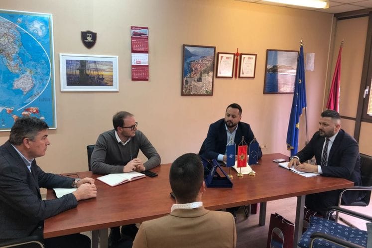 Latić posjetio Lučku kapetaniju u Kotoru, akcenat na unaprjeđenju sektora pomorstva