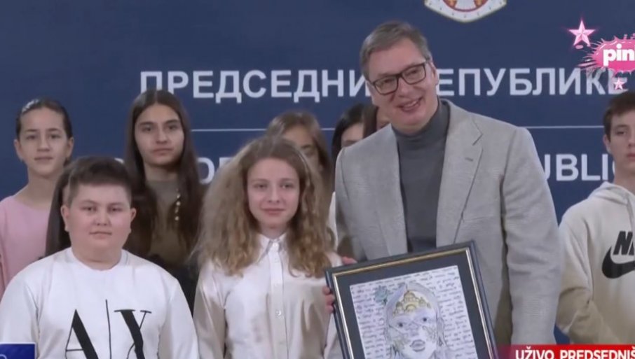 Vučić: Za mene je važno da u trenucima koji nisu laki za čovječanstvo pozovem sve srpstvo na božićnu i duhovnu sabornost