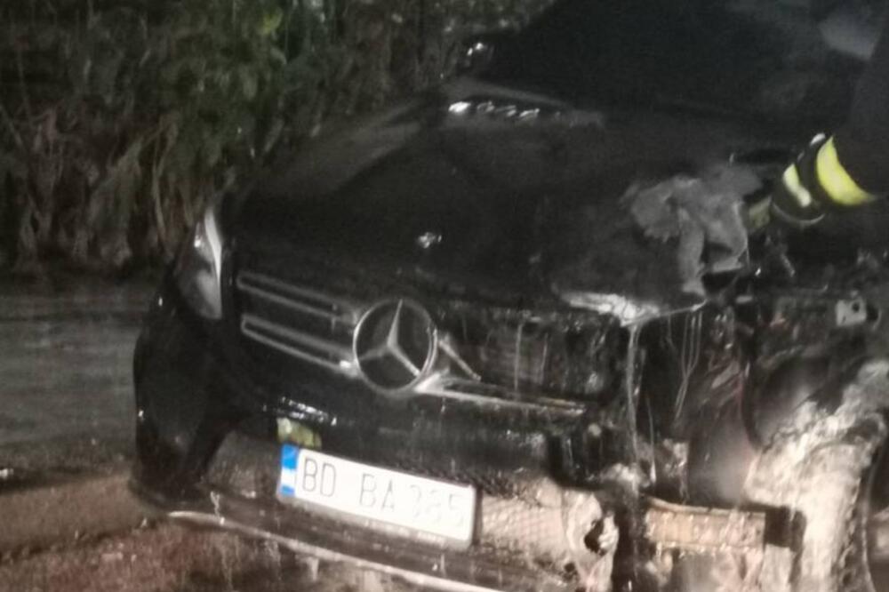 Budva: Izgorio džip vlasnika restorana