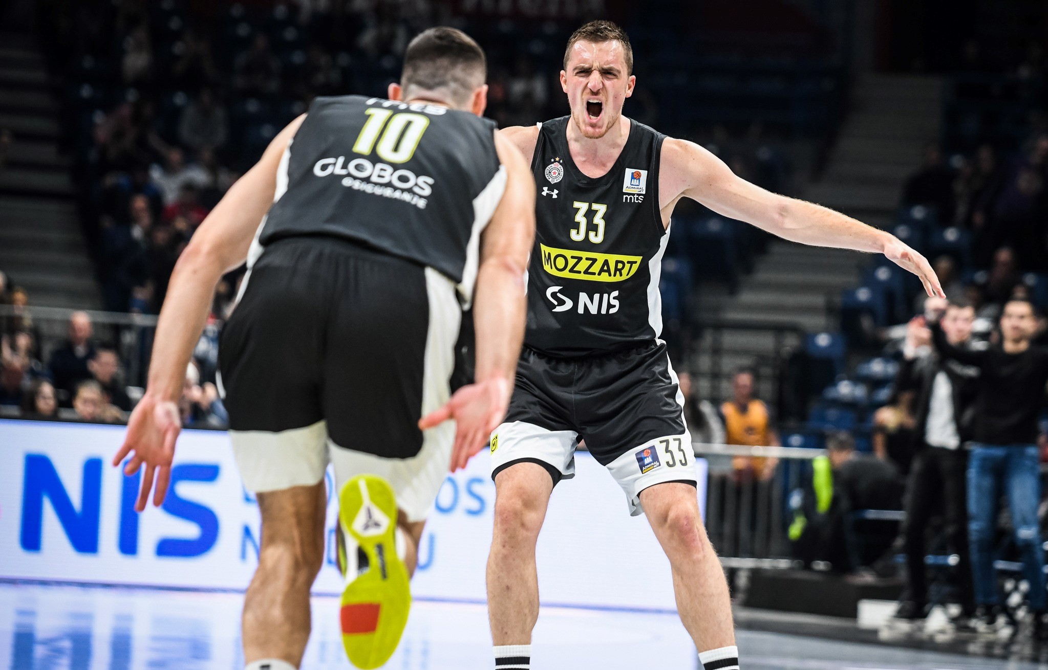 Crno-bijeli fokusirani pred dolazak MZT-a u Beograd