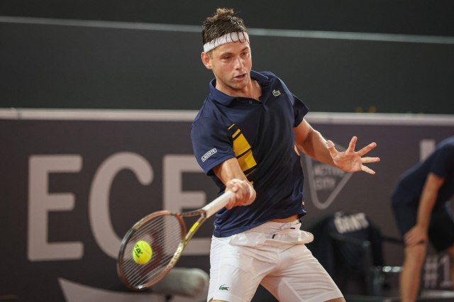 Krajinović u četvrtfinalu turnira u Puneu