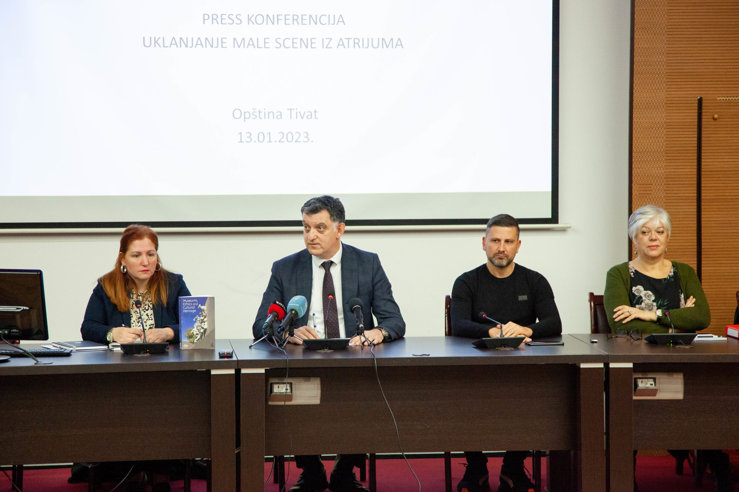 Komnenović: Niko ne guši kulturu u Tivtu!
