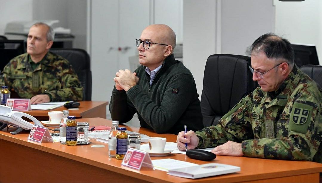 Ministar Vučević i general Mojsilović obišli Operativni centar sistema odbrane