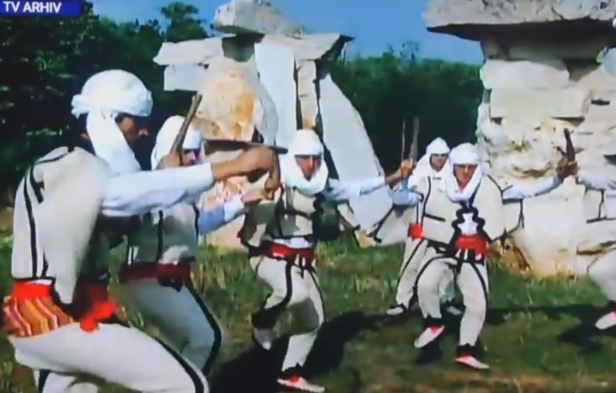 RTCG čestitao Srpsku novu godinu albanskim kolom! (VIDEO)