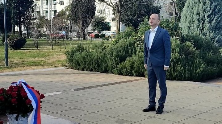 Knežević posjetio spomenik Visockom u Podgorici